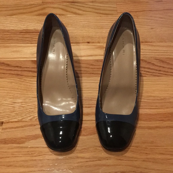 TAHARI  HEELS - Picture 3 of 8